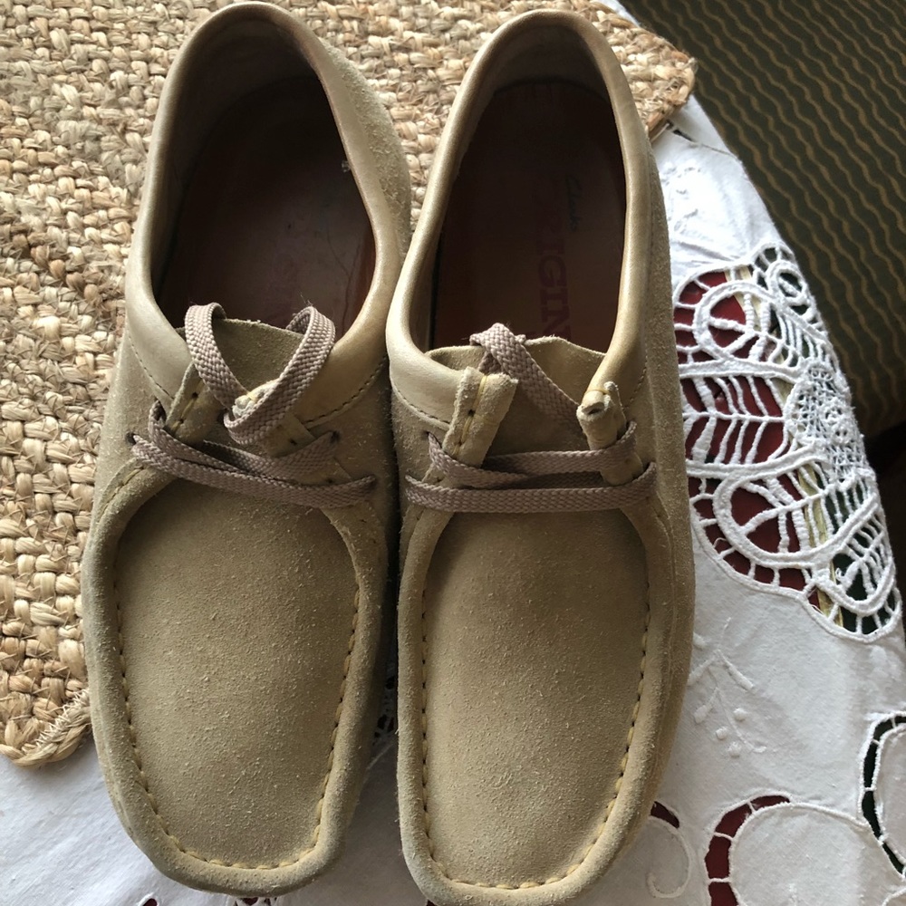 Women’s Clark’s Wallabees size 8